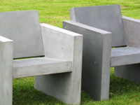 betonnen stoel